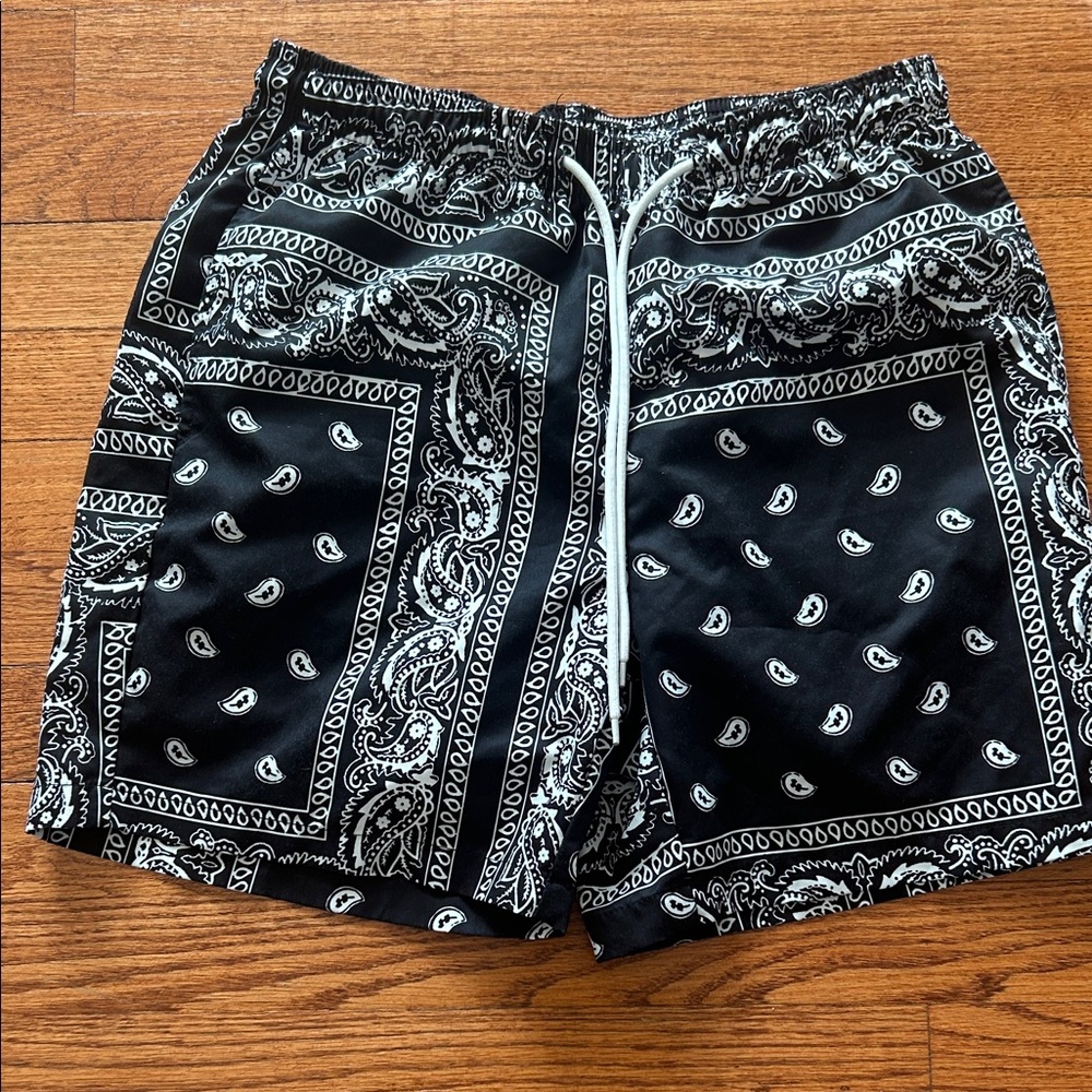 SHEIN Black and White Men’s Small Bandana Print Shorts